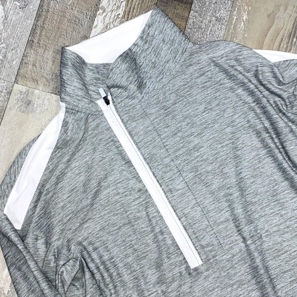 Women's Under Armour Loose AllSeason Gear Asymmetrical Hotshot 1/2 Zip - Small - Picture 3 of 11